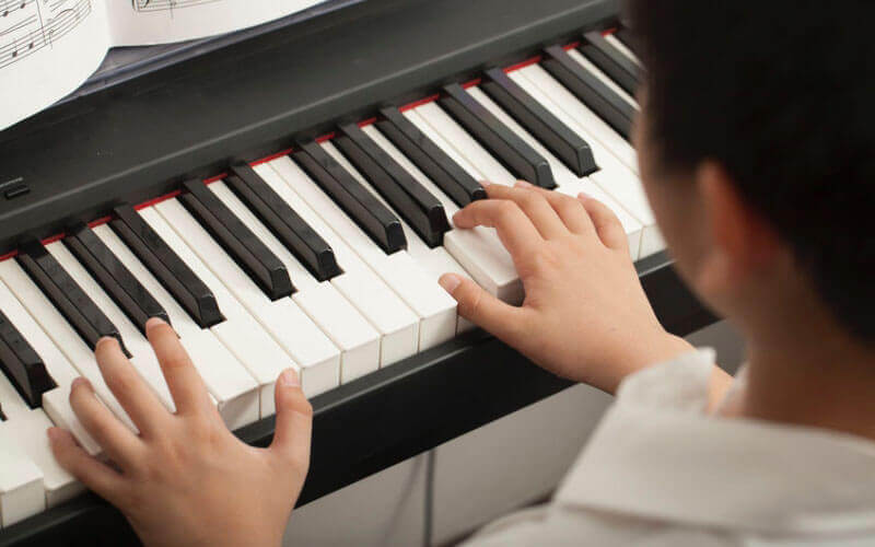 the-10-best-cheap-keyboard-pianos-under-500-300-in-2022