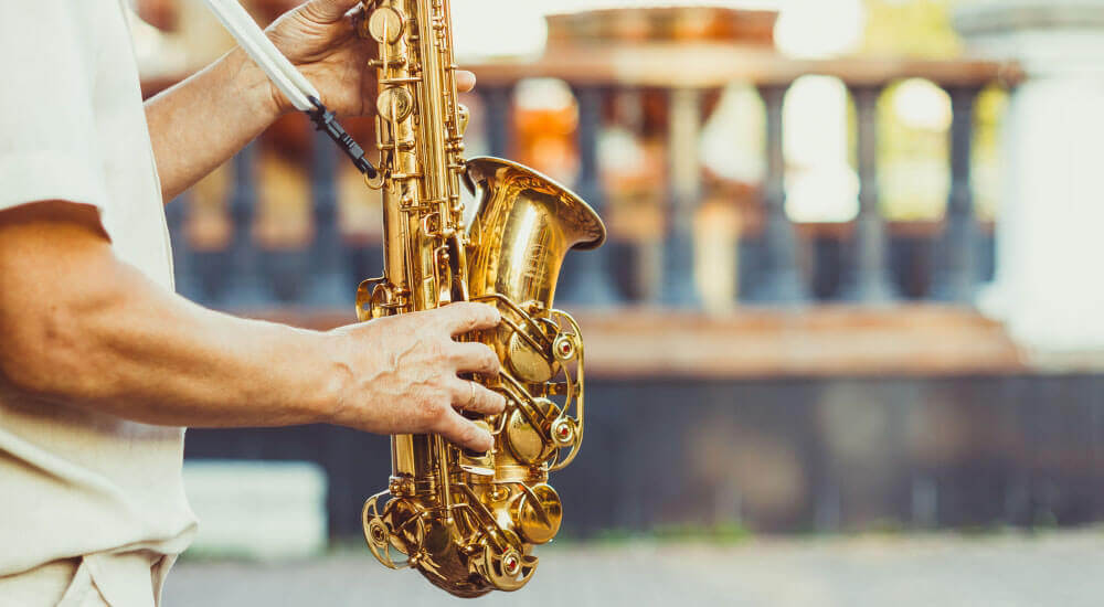 best alto saxophones for beginner students